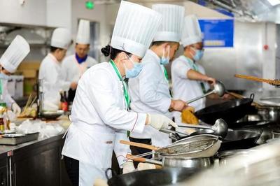 2023年“醉美黔菜一桌宴”菜品现场制作评比活动圆满落幕，匠心独运演绎黔菜新篇